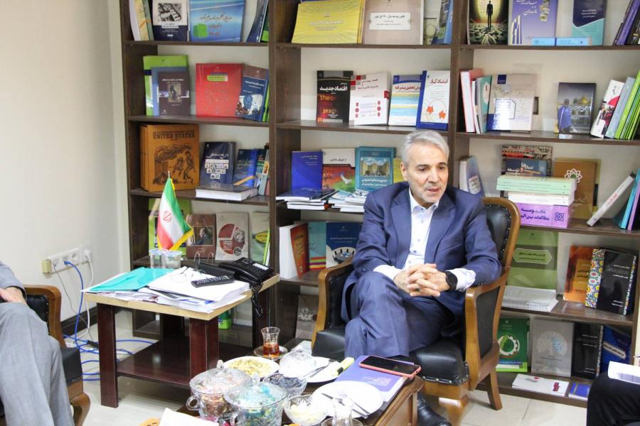 مرکز پژوهش های توسعه و آینده نگری باید اتاق فکر نظام برنامه ریزی کشور باشد